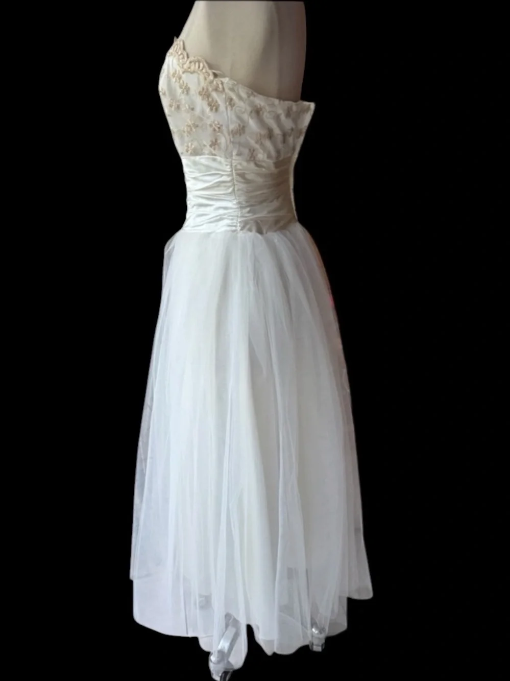 1980s/90s Jessica McClintock for Gunne Sax Off White Embroidered Satin Tulle Par
